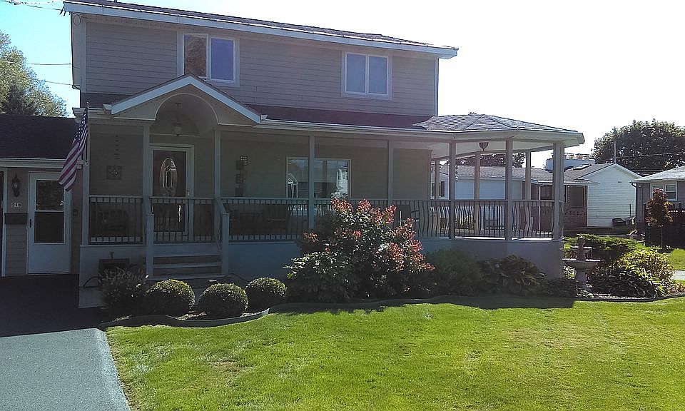 1st image of 218 Avery Dr