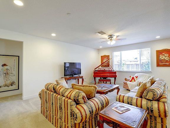 3rd image of 171 Pasilla Ct