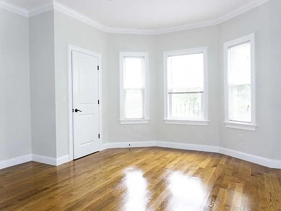 2nd image of 9-11 Woodside Ave #1