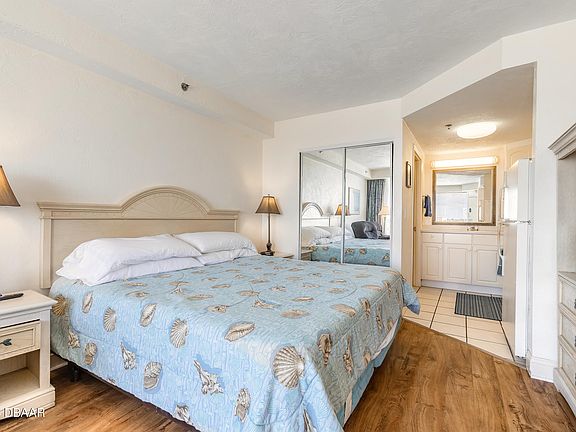 5th image of 2700 N Atlantic Ave #523