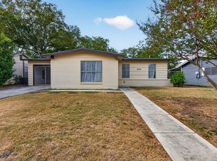 209 PARK LN, Universal City, TX 78148
