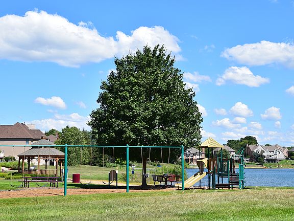 4th image of 4850 Lone Oak Ct