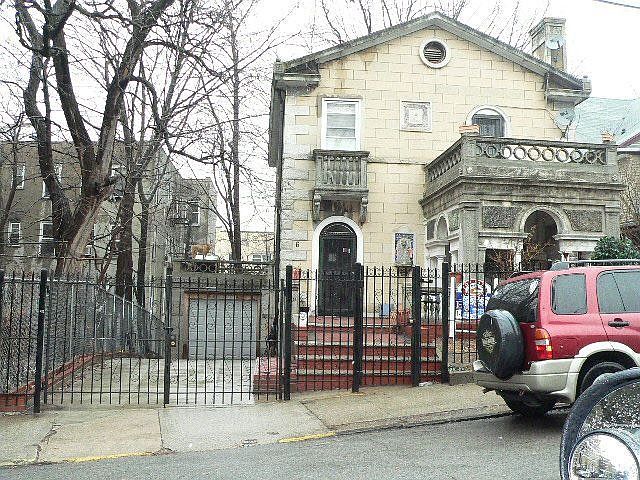 1st image of 67 Saint Andrews Pl