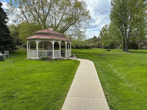 2nd image of 339 Concord Pl