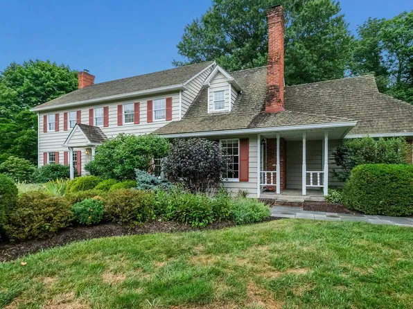 5725 Cottageville Ln, Doylestown, PA 18902