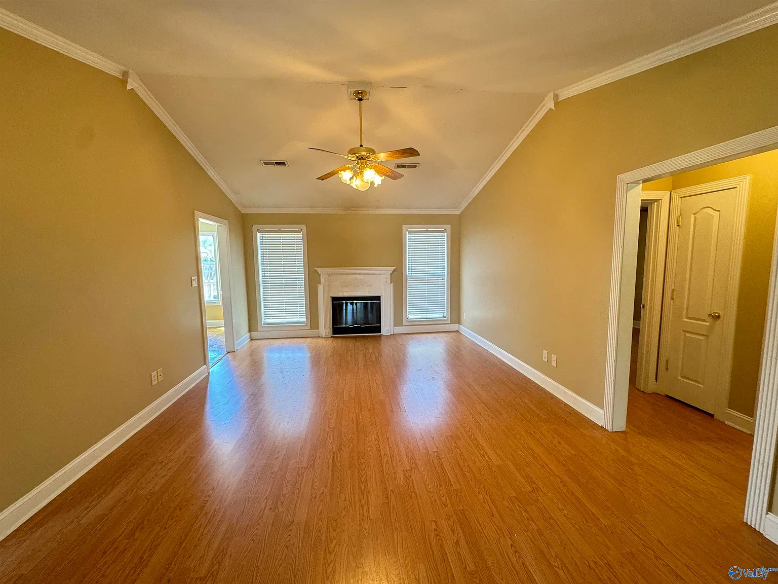 3 bed, 2.0 bath, 1610 sqft, $1,650 — Photo 2