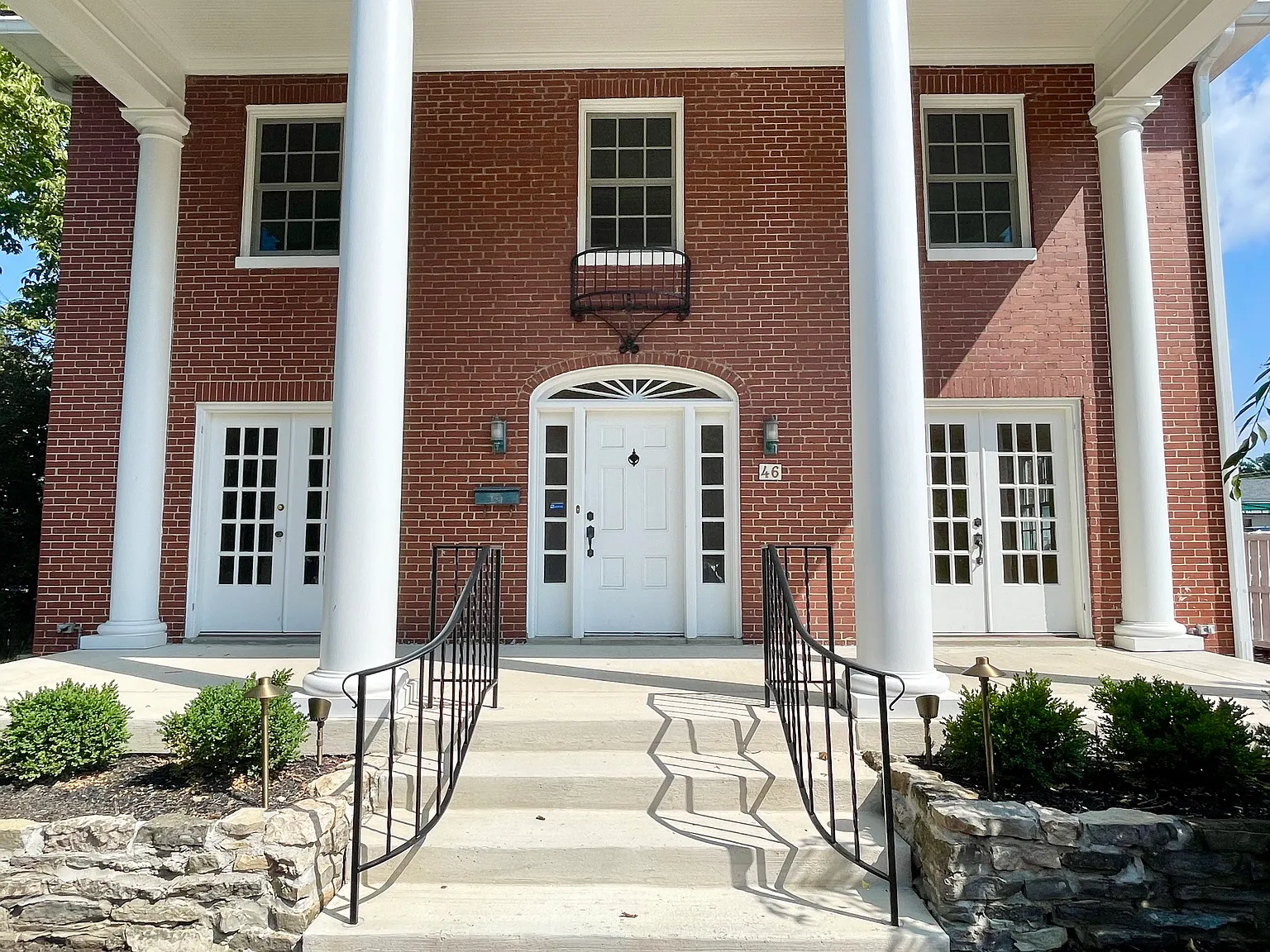 2 bed, 2.5 bath, 1300 sqft, $3,295 — Photo 1