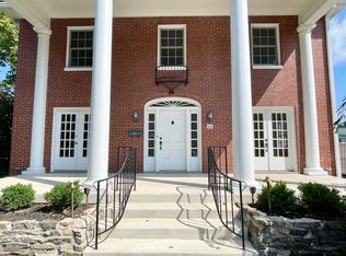 46 W New England Ave, Worthington, OH 43085