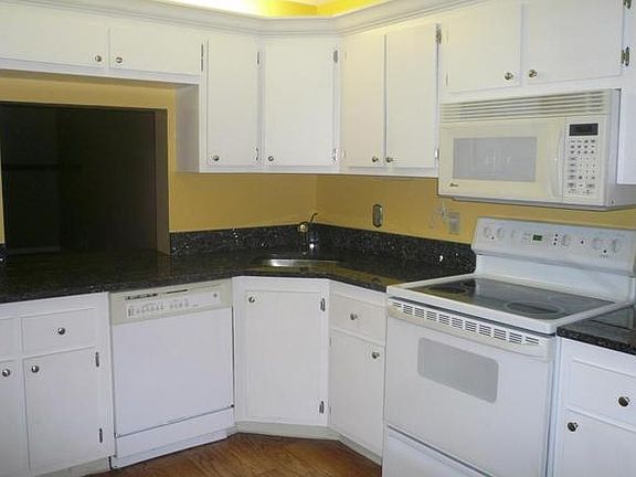 3rd image of 234 Foxtail Dr APT B