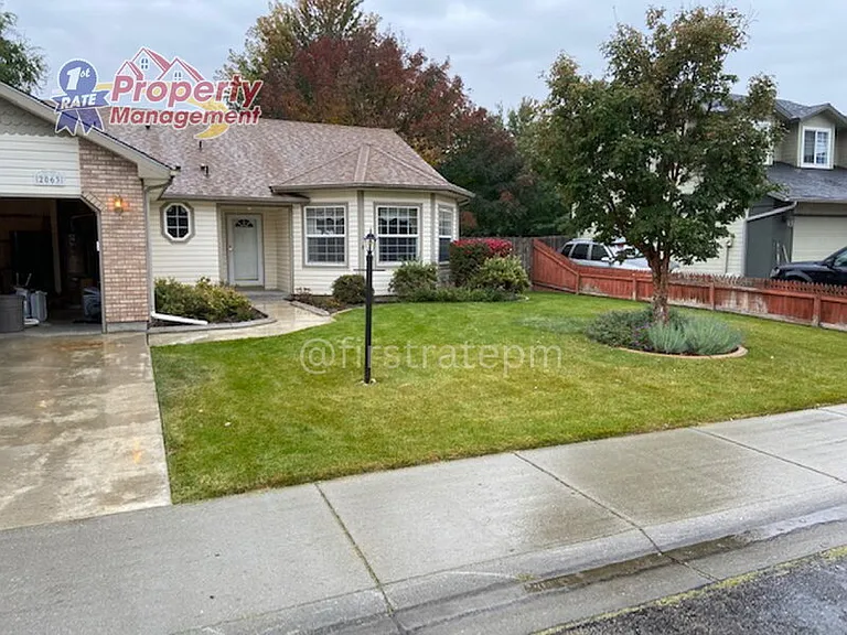 2063 E Lochmeadow Ct — Photo 2
