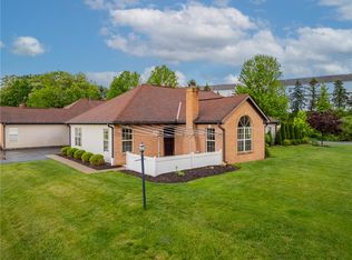 35 Ashford Dr, Cranberry Township, PA 16066