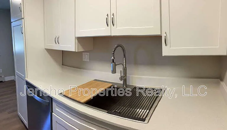 633 Oak St #5 — Photo 9