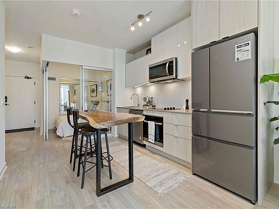 5th image of 135 Lower Sherbourne St #1064