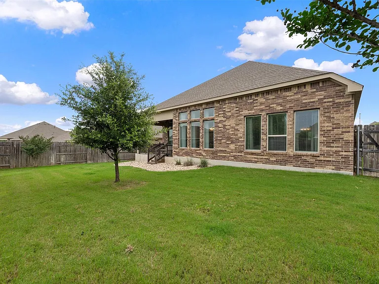 725 Millcreek Ln — Photo 36