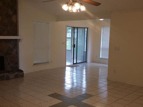 3rd image of 1074 Park Forest Ct