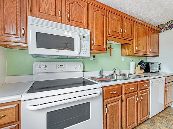 5th image of 212 Navaho Dr
