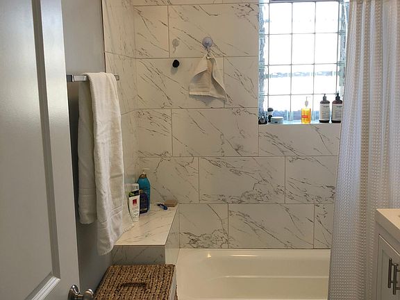 5th image of 842 N Oakley Blvd #3