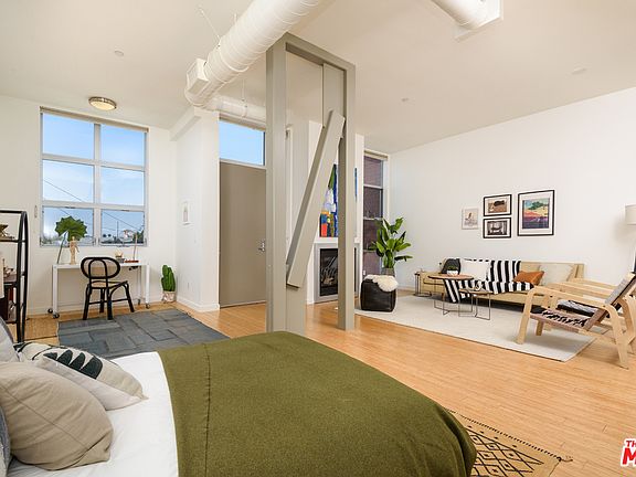 5th image of 1912 Broadway APT 206
