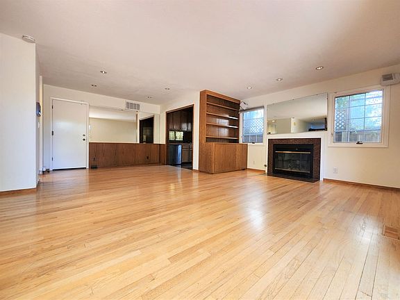 4th image of 420 Everett Ave