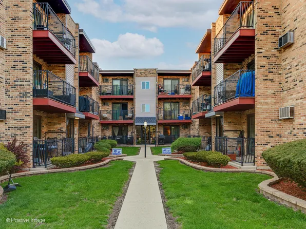 4550 W 57th St APT 3C4, Chicago, IL 60629