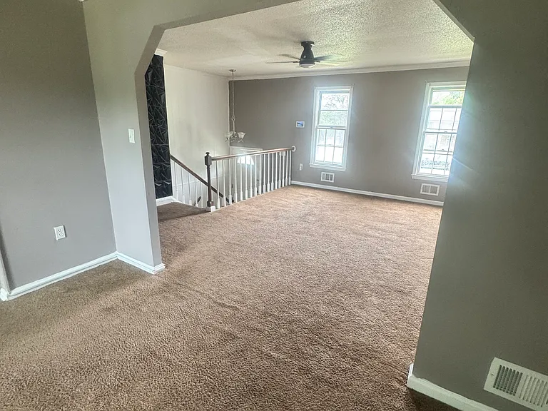 10118 Griff Dr #ENTIRE HOU — Photo 12