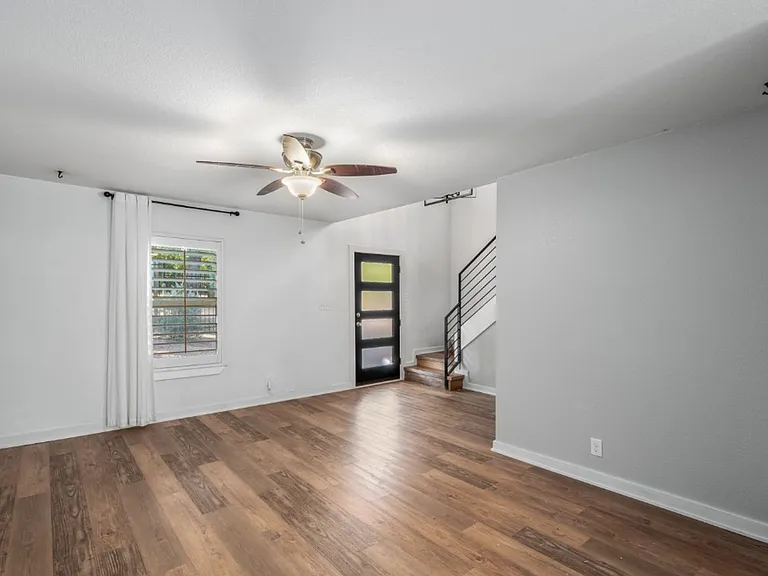 6211 Manor Rd #107 — Photo 26