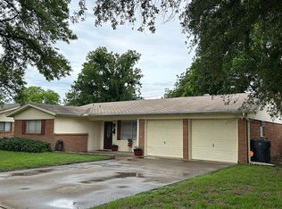 6221 May Dr, Waco, TX 76710