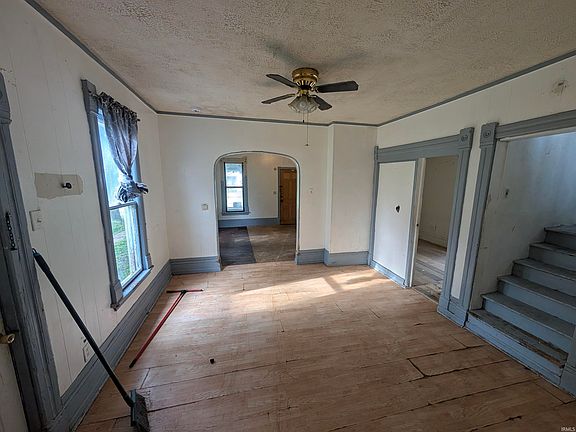 5th image of 1028 W Garfield Ave