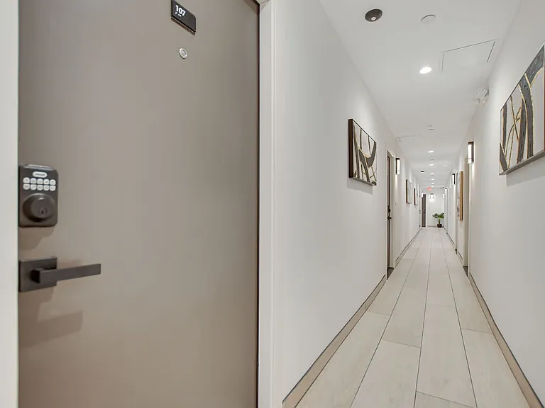 946 S Ridgeley Dr #107 — Photo 8