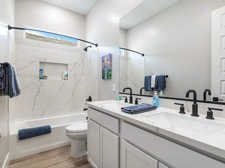 1725 E Questa Dr — Photo 32