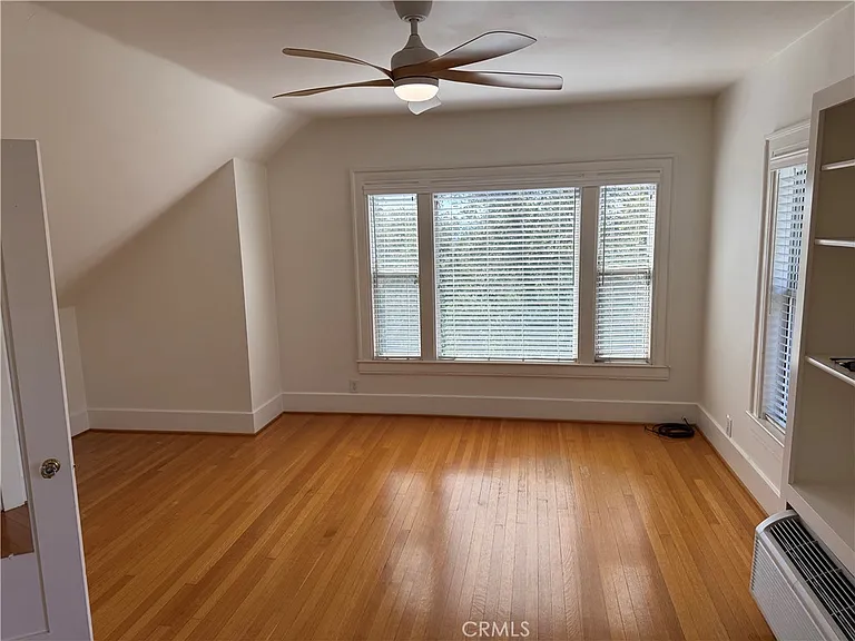 940 Norumbega Dr — Photo 3