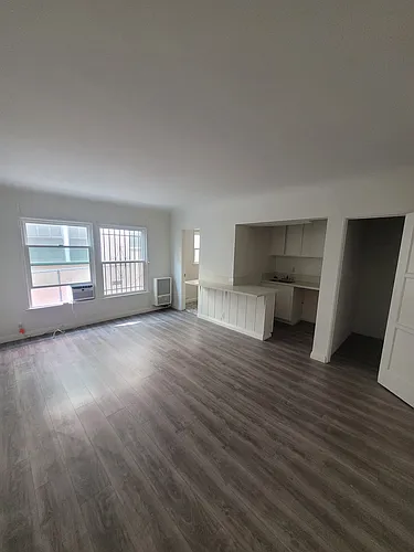 4754 Oakwood Ave #4 Photo 1