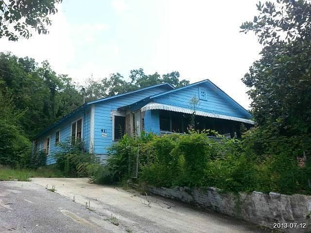 2nd image of 917 Avenue F