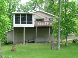 21589 S Everson Dr, Sturgis, MI 49091