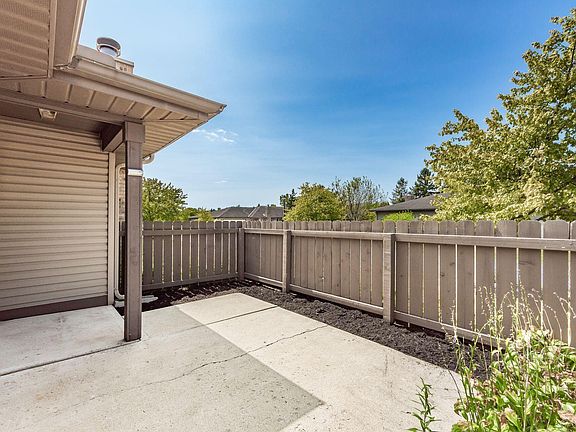5th image of 2680 Rolling Oaks Blvd