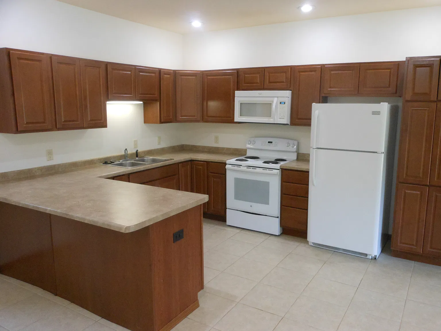 2 bed, 1180 sqft, $1,500 — Photo 3