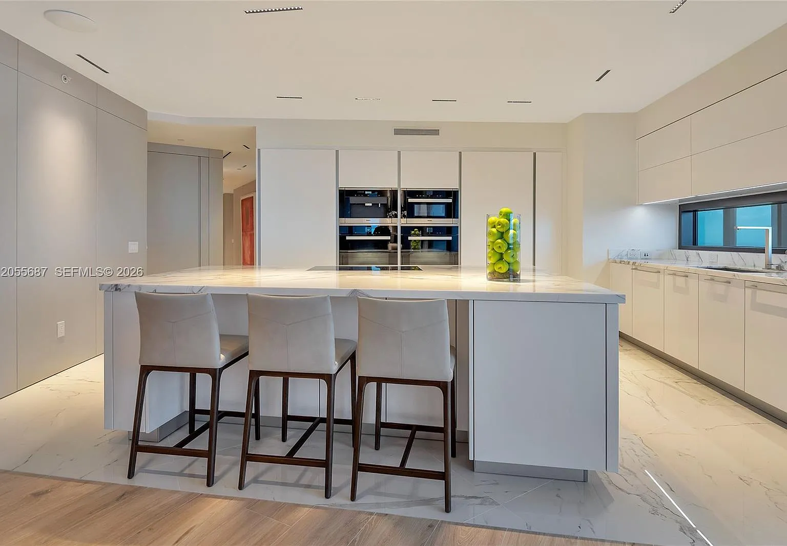 18555 Collins Avenue Cond — Photo 4
