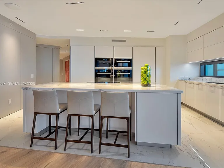 18555 Collins Ave #4705 — Photo 4
