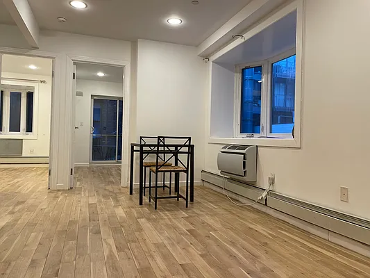 Rented by R New York | media 2
