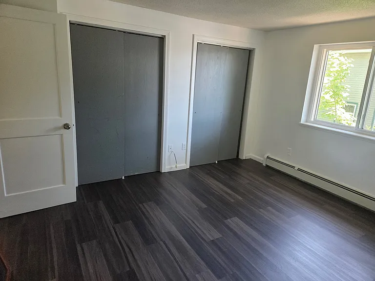 667 Hill St — Photo 9