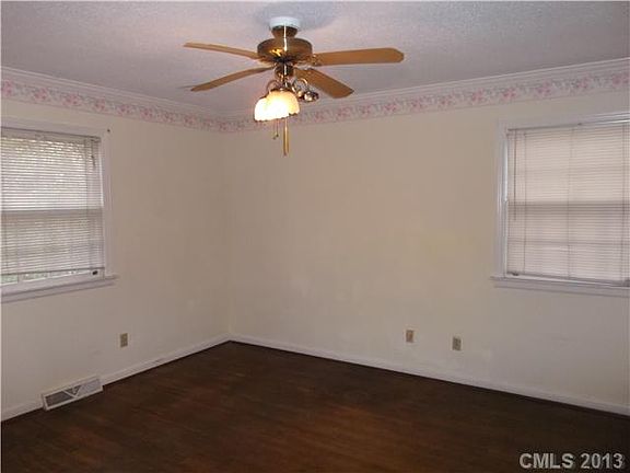 5th image of 840 Churchill Dr