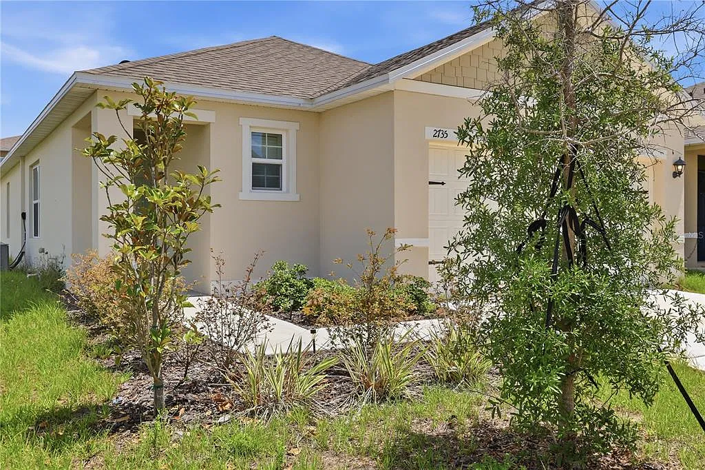 3 bed, 2.0 bath, 1516 sqft, $2,125 — Photo 2
