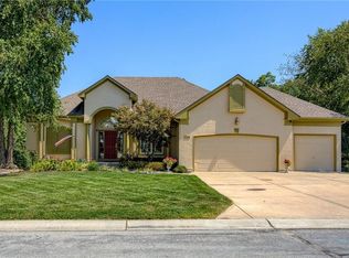 601 NW Timber Ridge Trl, Lees Summit, MO 64081