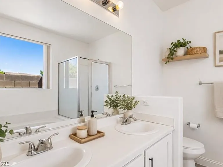 2520 Bottle Palm Ct — Photo 24
