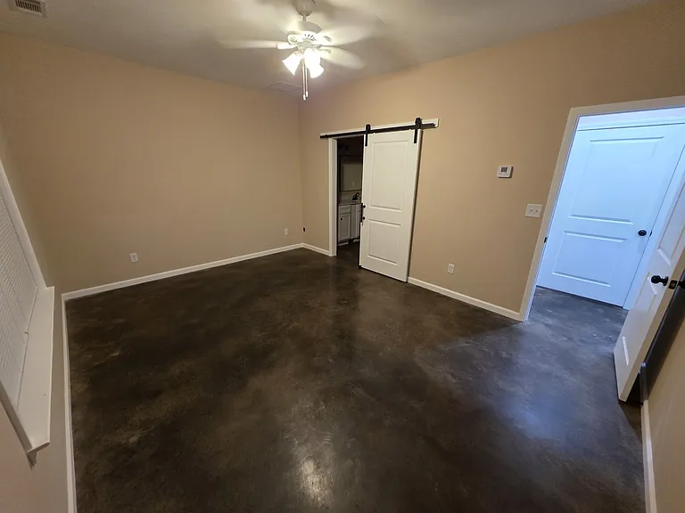 404 Camille St — Photo 16