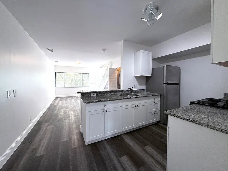 7721 Dunham Blvd #D — Photo 8