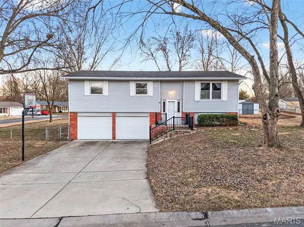 3418 Wexford Dr, Saint Charles, MO 63303