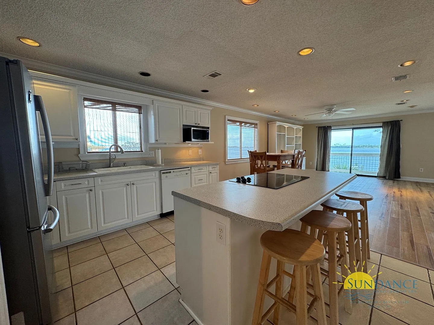 Waterfront Condo with Stunning Views 2BR/2BA + Bonus Space! — Photo 4