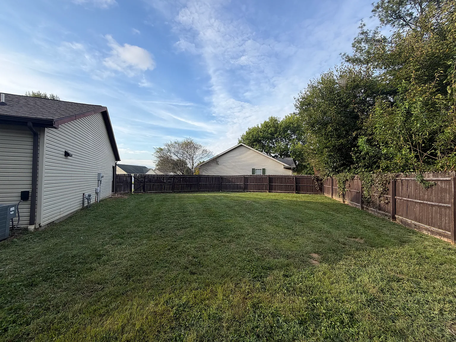 3 bed, 1500 sqft, $2,200 — Photo 3
