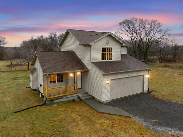 7251 E Illinois St, Saint Anne, IL 60964